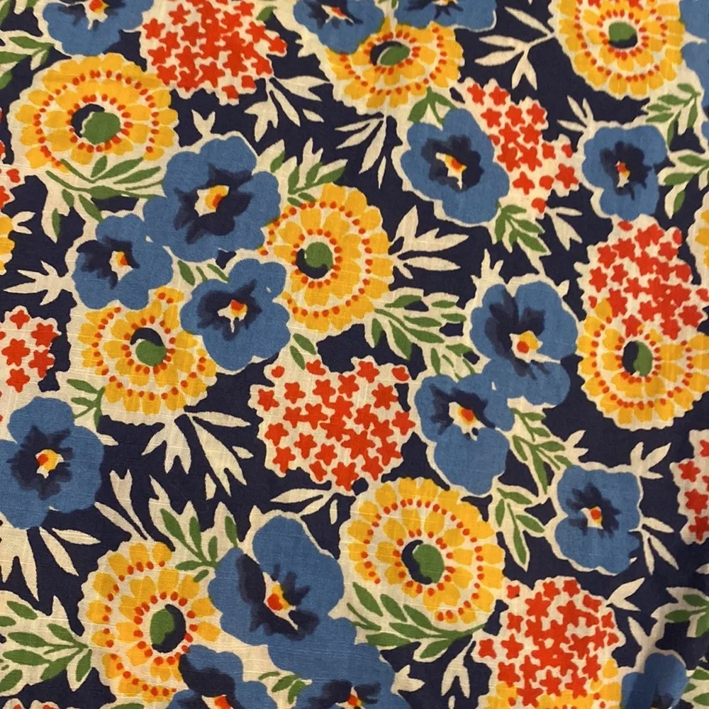 J. Crew Blue Floral Men's Button Down Shirt. Slim fit . Size M